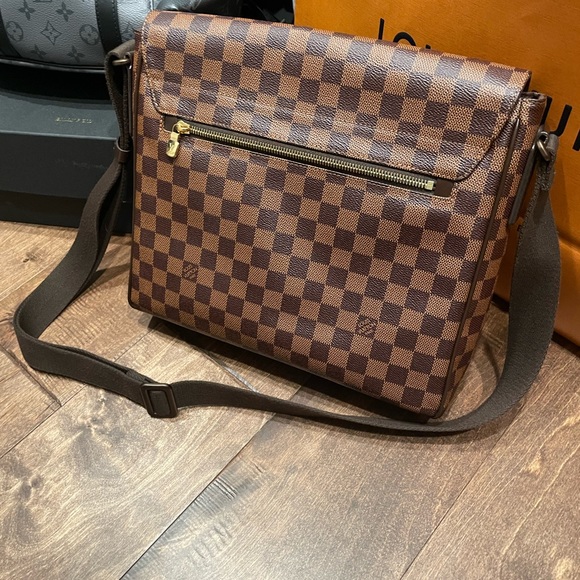 Louis Vuitton Bags Louis Vuitton Mens Messenger Bag Poshmark